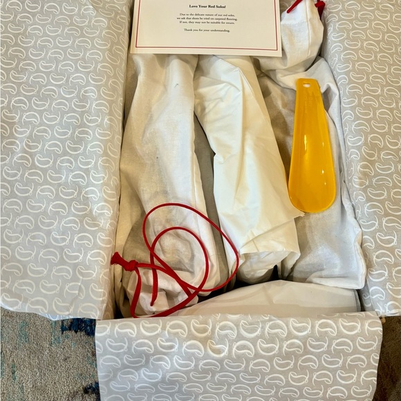 Christian Louboutin Dandelion Flat in Cinnamon, Size 41. - Picture 5 of 8